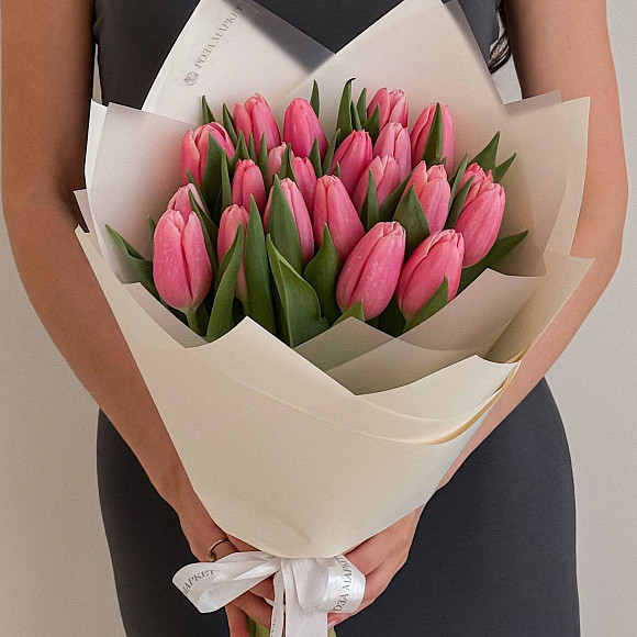 Букет из 21 розового тюльпана (Голландия) в матовой упаковке